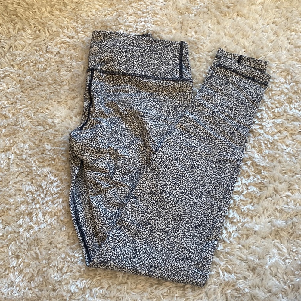 Lululemon wonder under full length, white with black floral